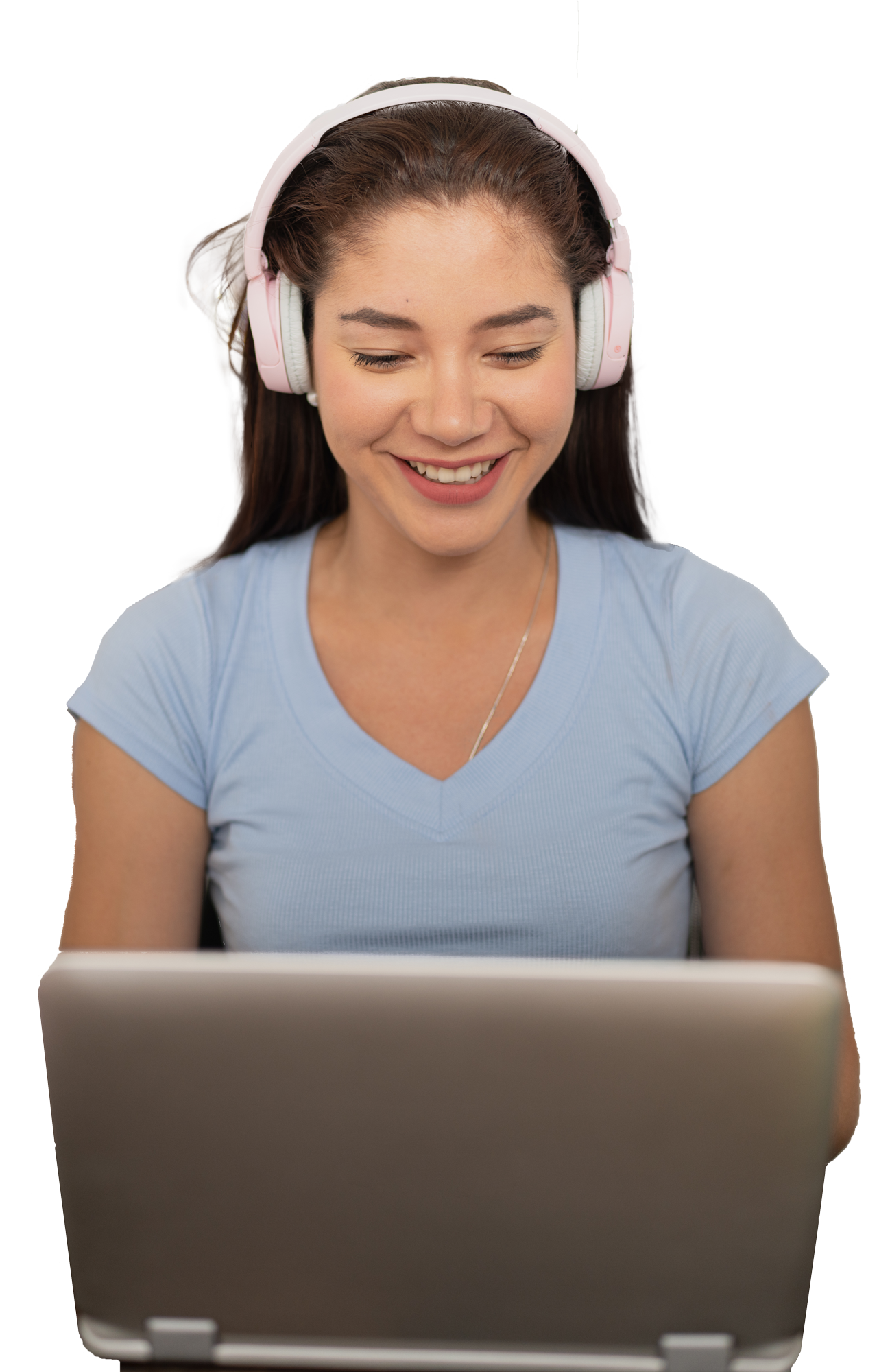 Persona haciendo un curso online frente a un computador